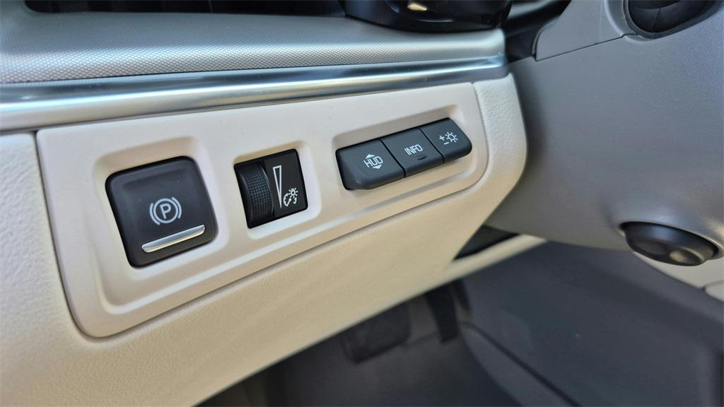 new 2026 Cadillac XT5 car, priced at $60,315