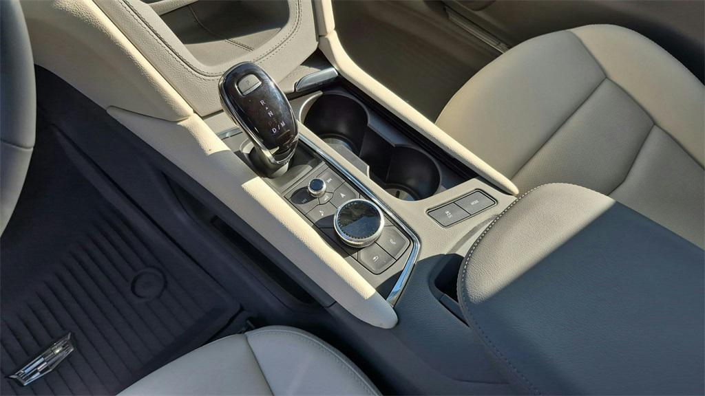 new 2026 Cadillac XT5 car, priced at $60,315