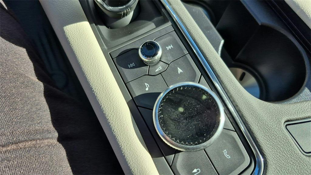 new 2026 Cadillac XT5 car, priced at $60,315