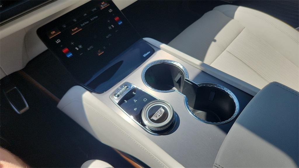 new 2026 Cadillac VISTIQ car, priced at $83,083