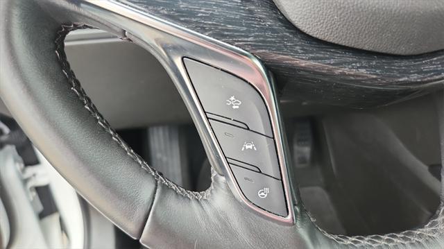 used 2022 Cadillac XT5 car, priced at $33,500
