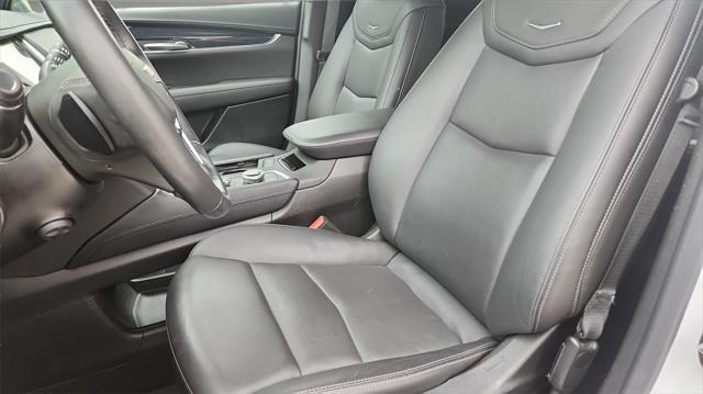 used 2022 Cadillac XT5 car, priced at $33,500