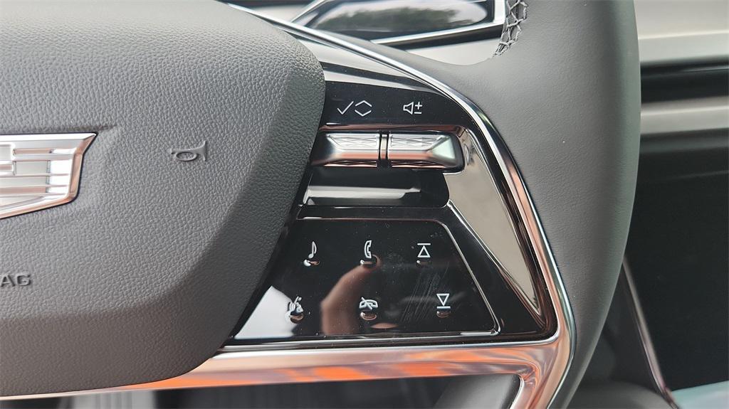 new 2026 Cadillac VISTIQ car, priced at $83,109