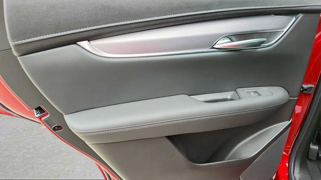new 2025 Cadillac XT5 car, priced at $48,530