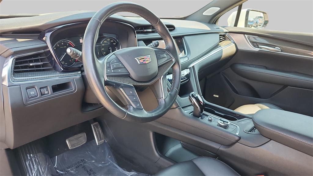used 2021 Cadillac XT5 car, priced at $28,993
