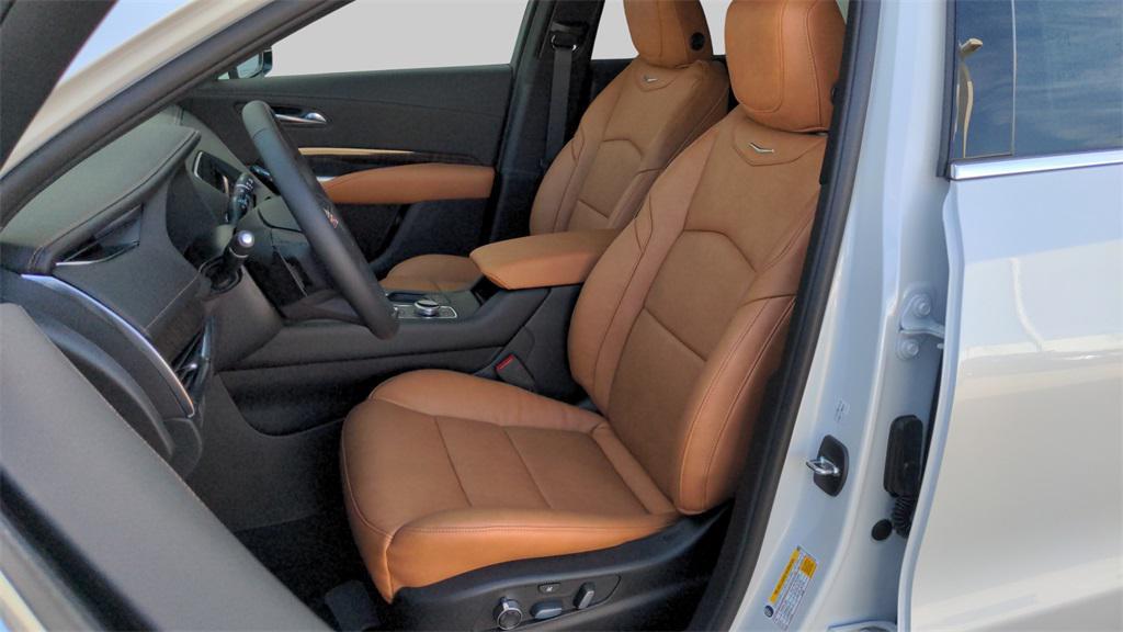 used 2022 Cadillac XT4 car, priced at $27,500