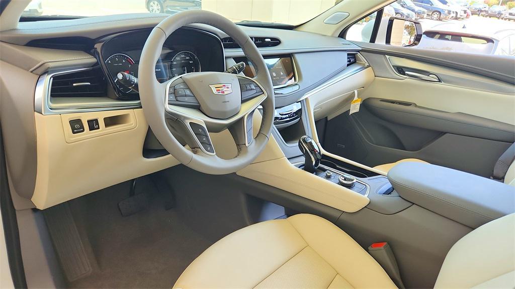 new 2025 Cadillac XT5 car, priced at $56,776