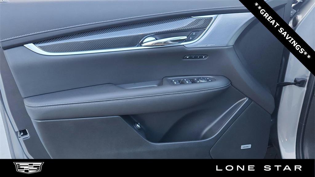 new 2025 Cadillac XT6 car, priced at $60,835