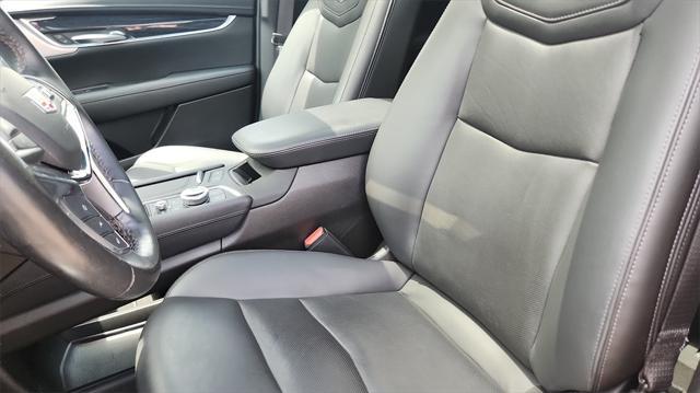 used 2022 Cadillac XT5 car, priced at $34,500