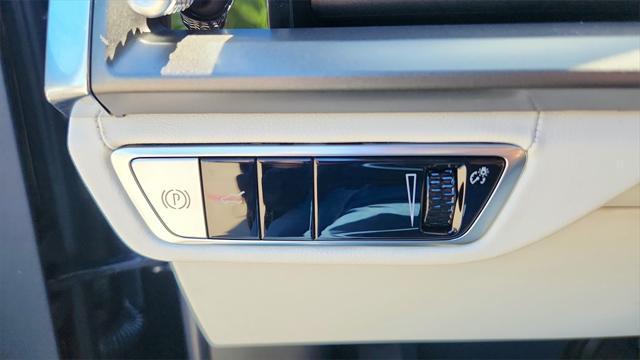 new 2026 Cadillac VISTIQ car, priced at $82,060