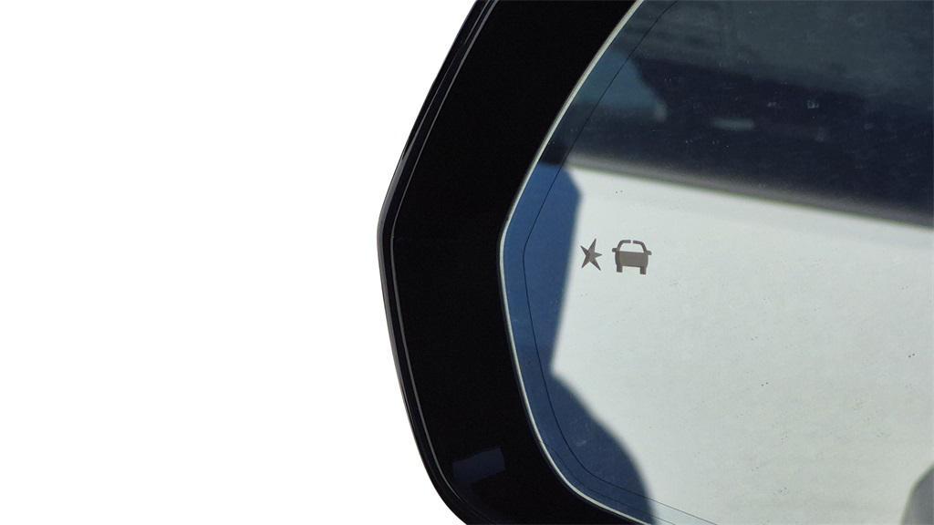 new 2025 Cadillac XT5 car, priced at $55,208