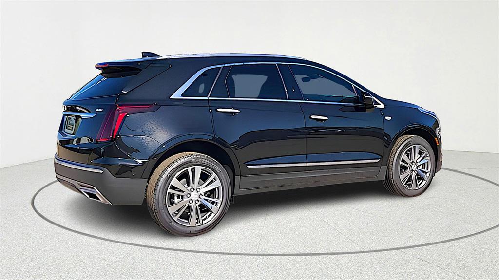 new 2025 Cadillac XT5 car, priced at $55,208