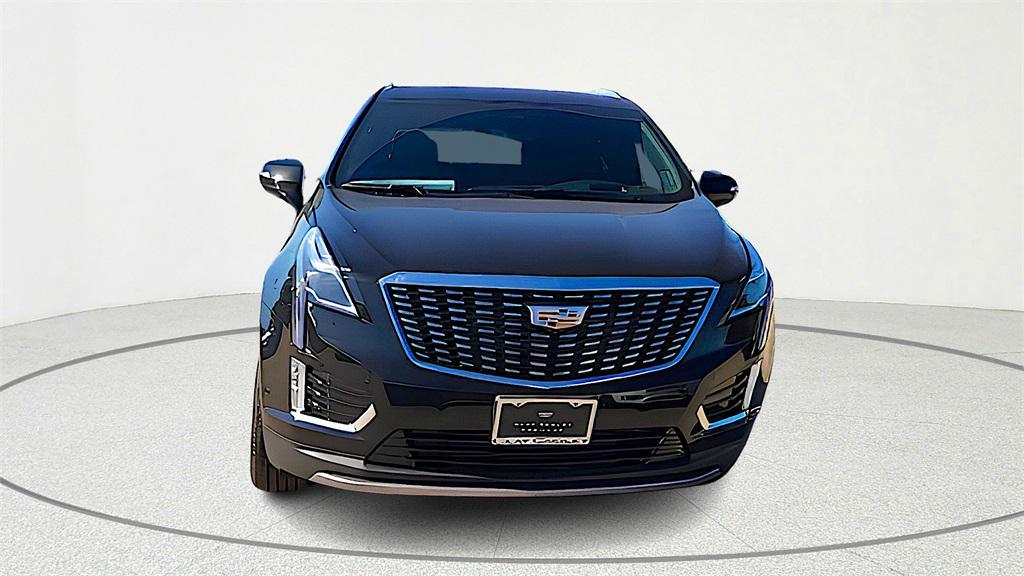 new 2025 Cadillac XT5 car, priced at $55,208
