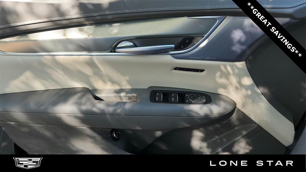 new 2025 Cadillac XT5 car, priced at $49,327