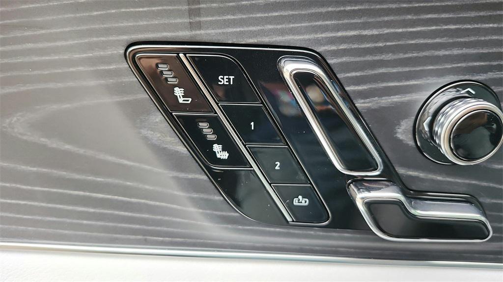 new 2025 Cadillac LYRIQ car, priced at $61,095