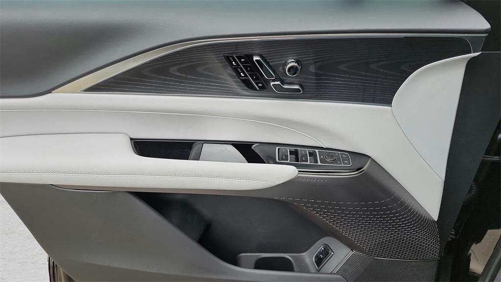 new 2025 Cadillac LYRIQ car, priced at $61,095