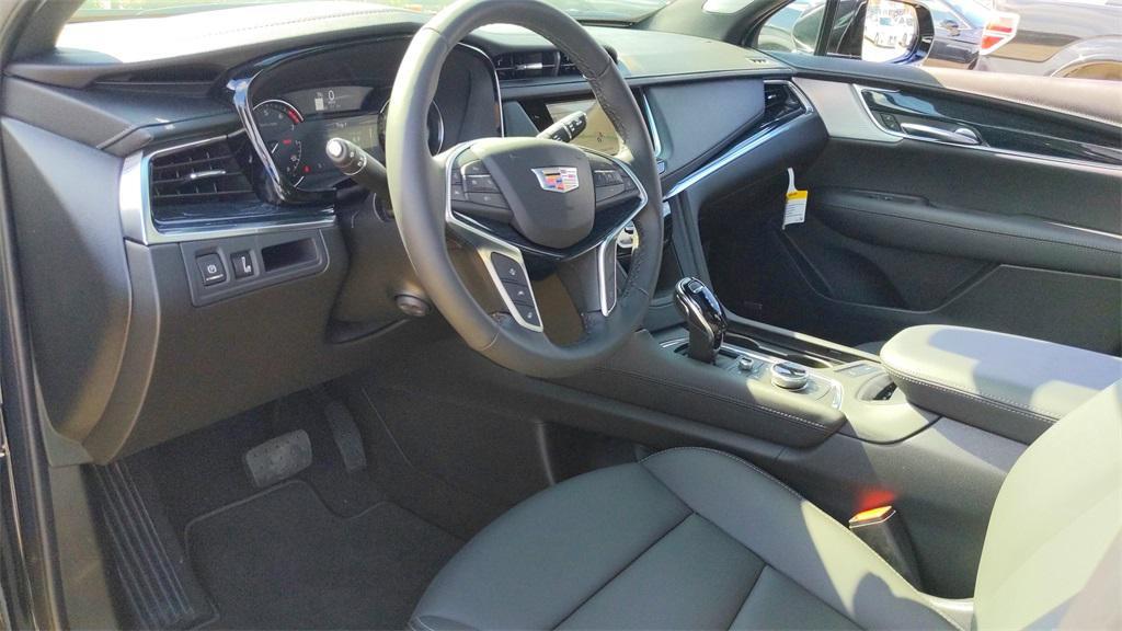 new 2025 Cadillac XT5 car, priced at $55,380