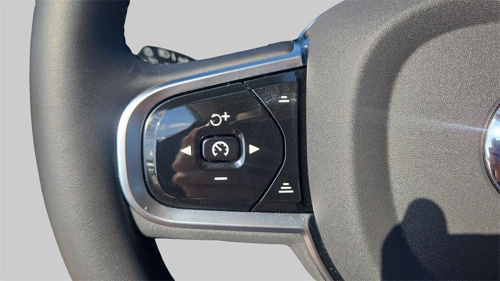 used 2025 Volvo XC90 Plug-In Hybrid car, priced at $59,294