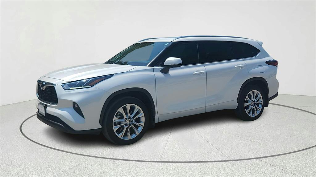 used 2024 Toyota Highlander car, priced at $43,200