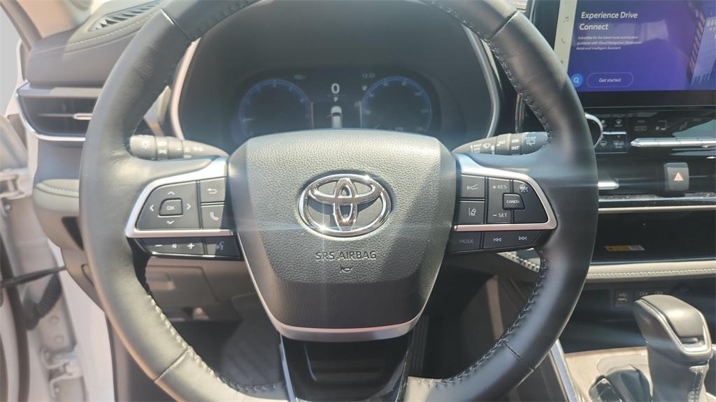used 2024 Toyota Highlander car, priced at $43,200