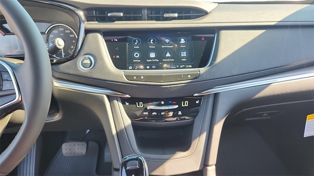 new 2025 Cadillac XT5 car, priced at $45,212