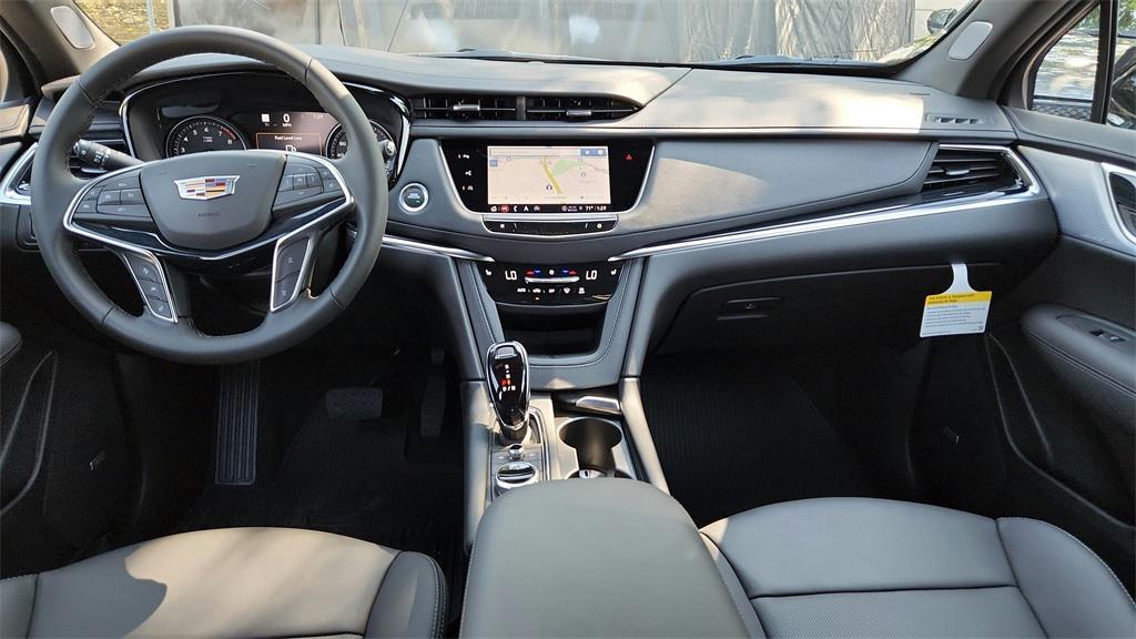 used 2025 Cadillac XT5 car, priced at $42,700