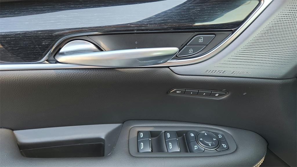 used 2025 Cadillac XT5 car, priced at $42,700