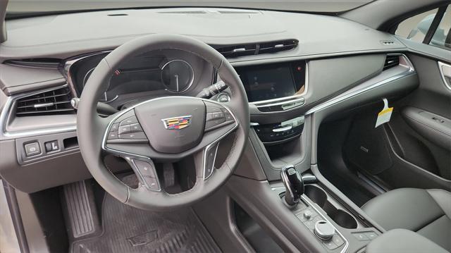 new 2025 Cadillac XT5 car, priced at $47,305