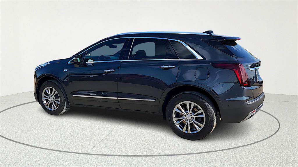 used 2021 Cadillac XT5 car, priced at $27,900