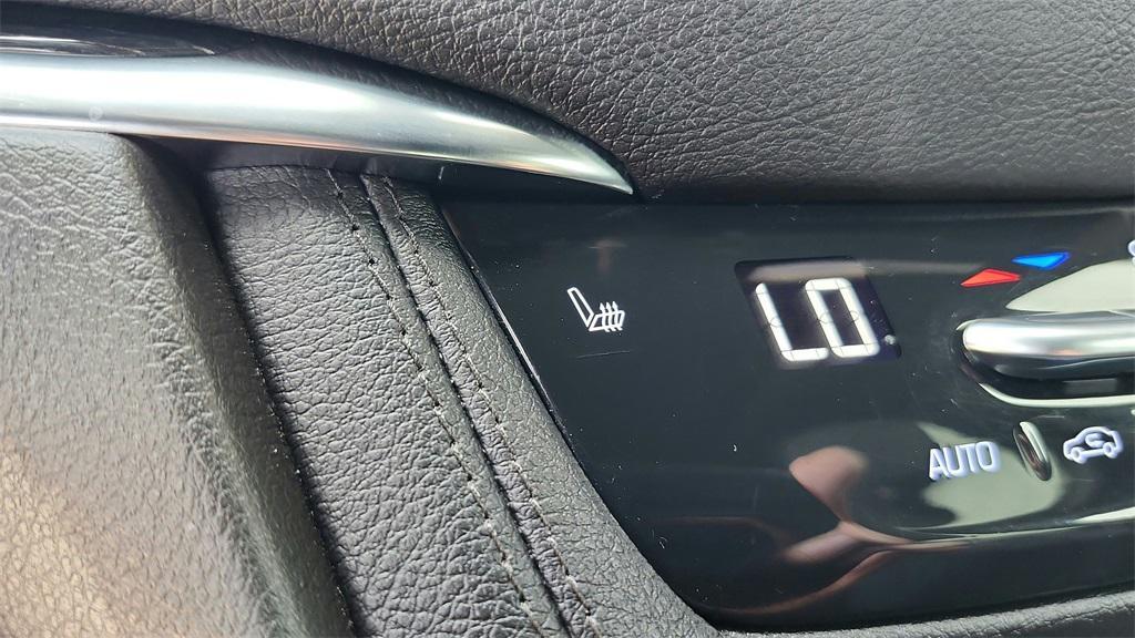 used 2021 Cadillac XT5 car, priced at $27,900