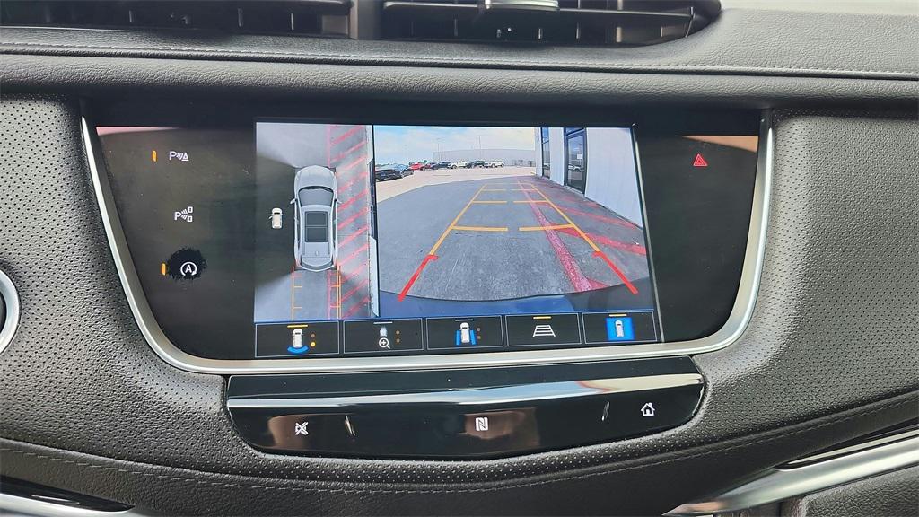 used 2021 Cadillac XT5 car, priced at $27,900