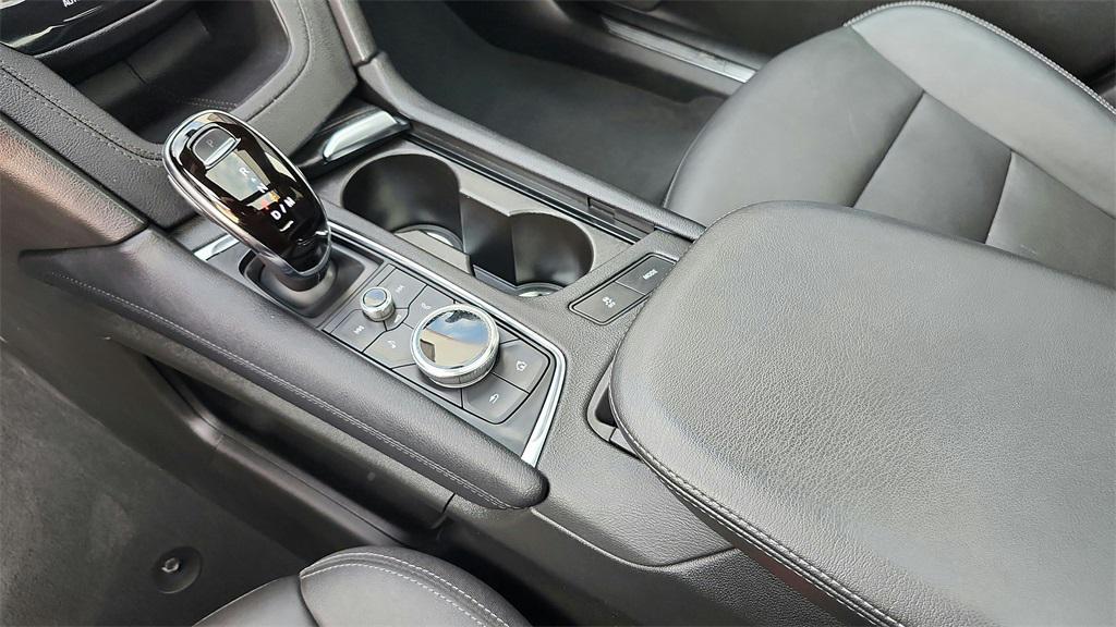 used 2021 Cadillac XT5 car, priced at $27,900