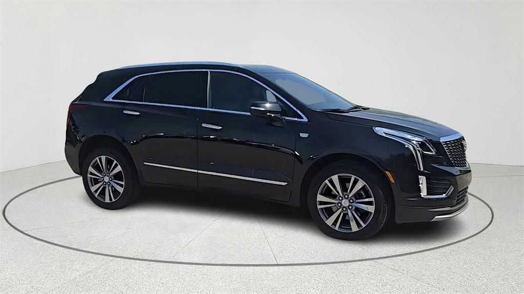 used 2025 Cadillac XT5 car, priced at $40,194