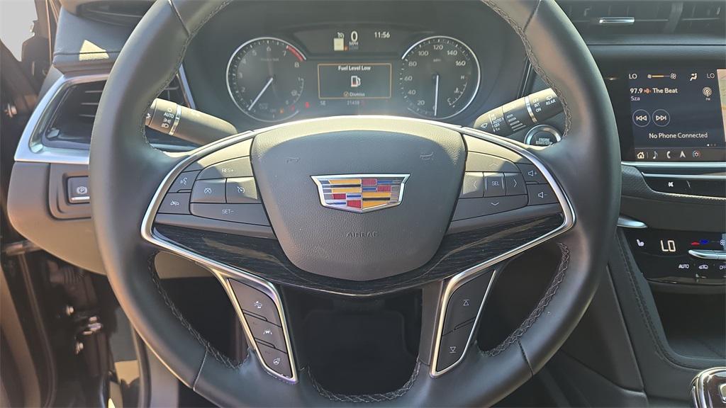used 2025 Cadillac XT5 car, priced at $40,194