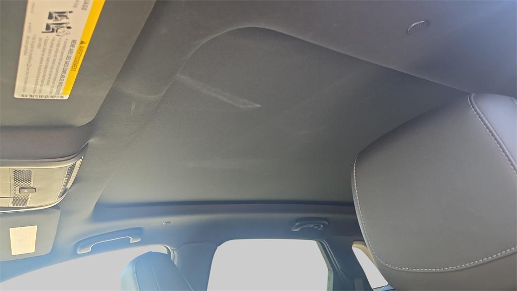 used 2025 Cadillac XT5 car, priced at $40,194