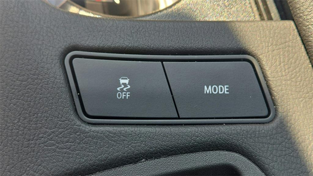 used 2025 Cadillac XT5 car, priced at $40,194