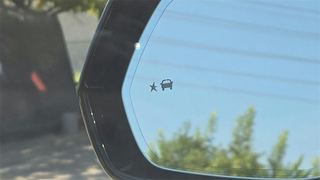 used 2025 Cadillac XT5 car, priced at $40,194