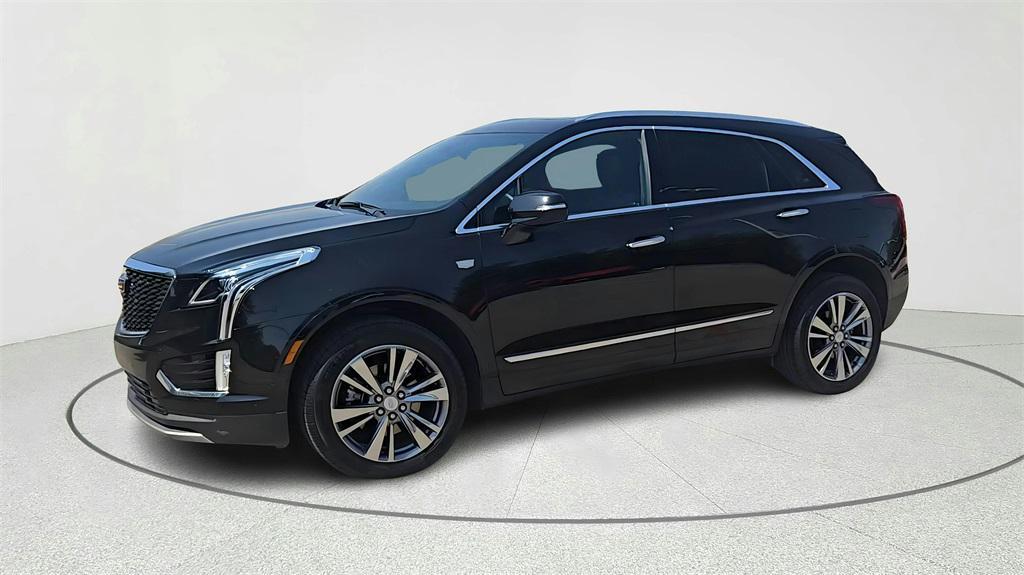 used 2025 Cadillac XT5 car, priced at $40,194