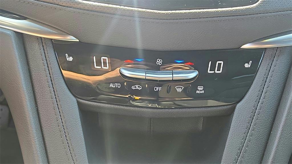 used 2025 Cadillac XT5 car, priced at $40,194