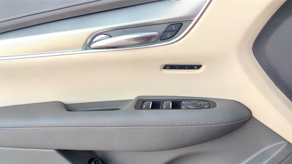 used 2020 Cadillac XT5 car, priced at $23,200