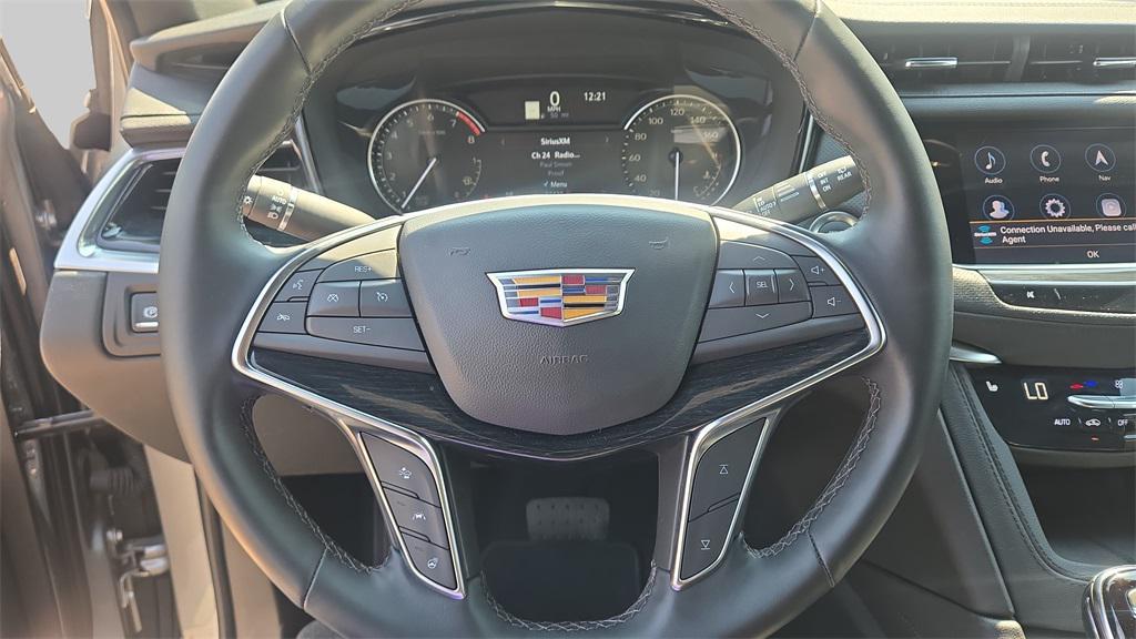 used 2025 Cadillac XT5 car, priced at $41,900