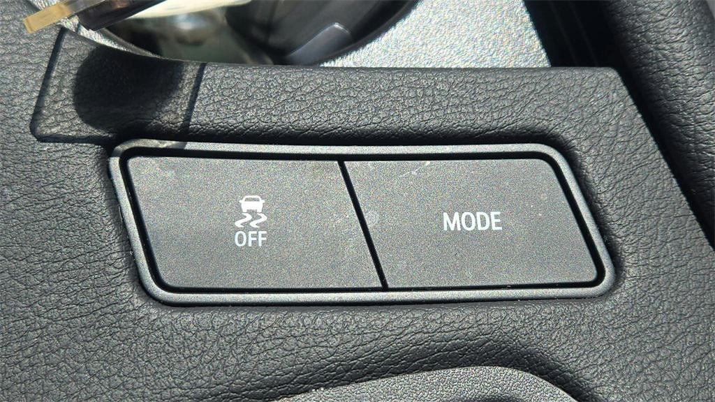 used 2025 Cadillac XT5 car, priced at $41,900