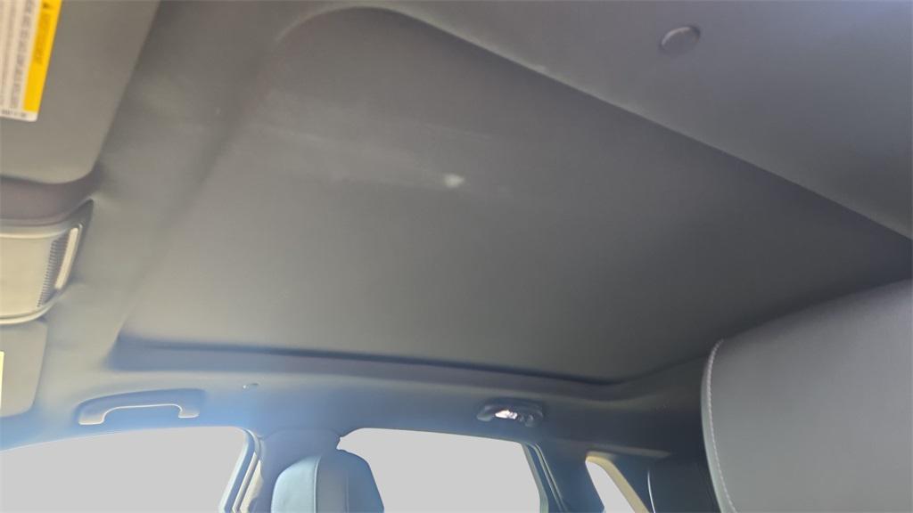 used 2025 Cadillac XT5 car, priced at $41,900