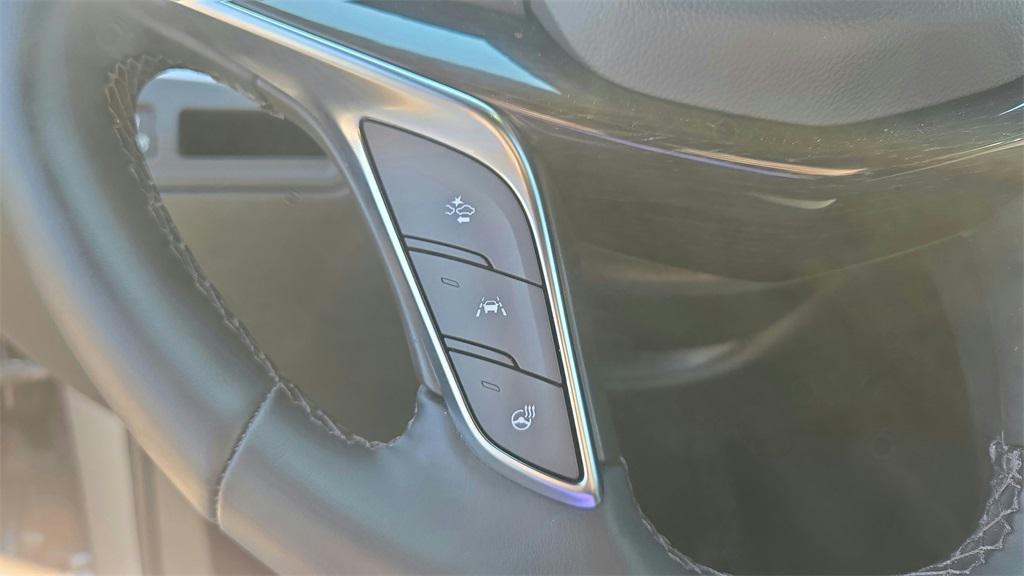 used 2025 Cadillac XT5 car, priced at $41,900