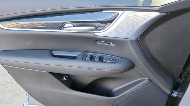 new 2025 Cadillac XT5 car, priced at $56,245