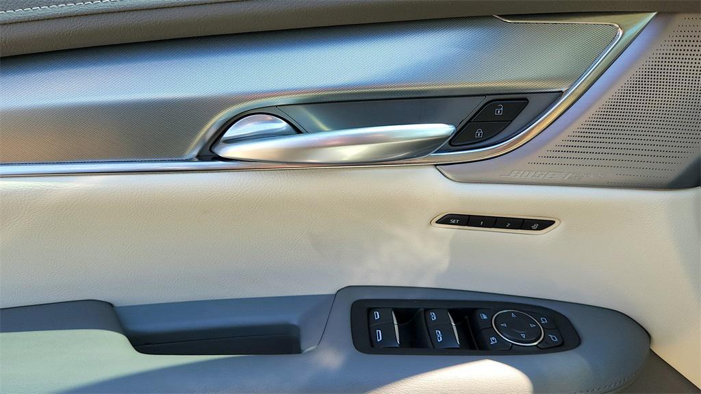 new 2025 Cadillac XT5 car, priced at $56,080