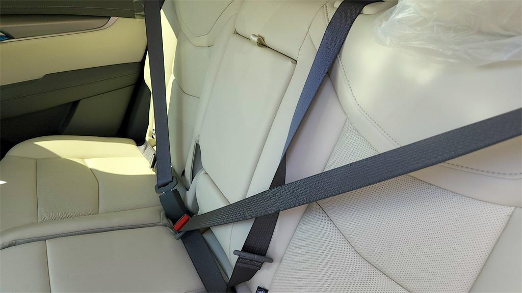 new 2025 Cadillac XT5 car, priced at $56,080