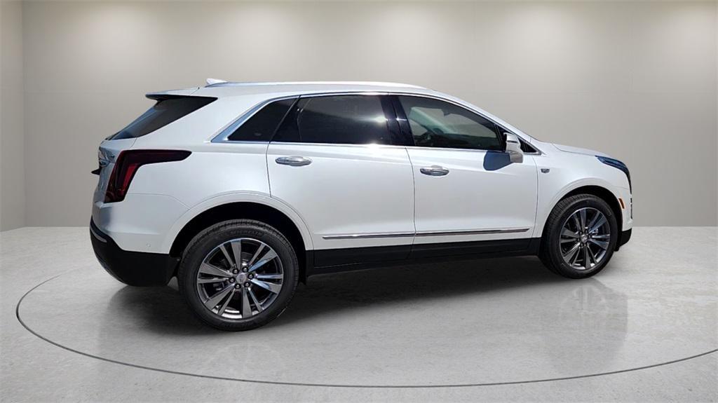 new 2025 Cadillac XT5 car, priced at $52,405