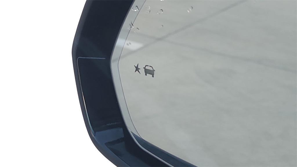 used 2025 Cadillac XT5 car, priced at $40,500