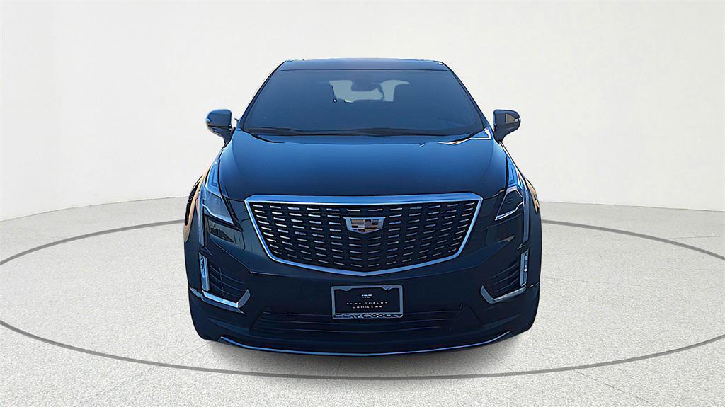 used 2025 Cadillac XT5 car, priced at $40,500